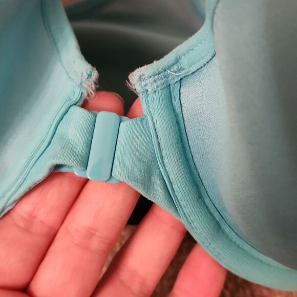 Victoria's Secret VSX Sport Purple & Blue Sports Bra Mesh Overlayer Size 32DDD - Picture 4 of 8
